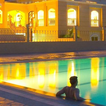Chateau Elysee A3 Near Airport Wifi Kitchen Paranaque City 외부 사진