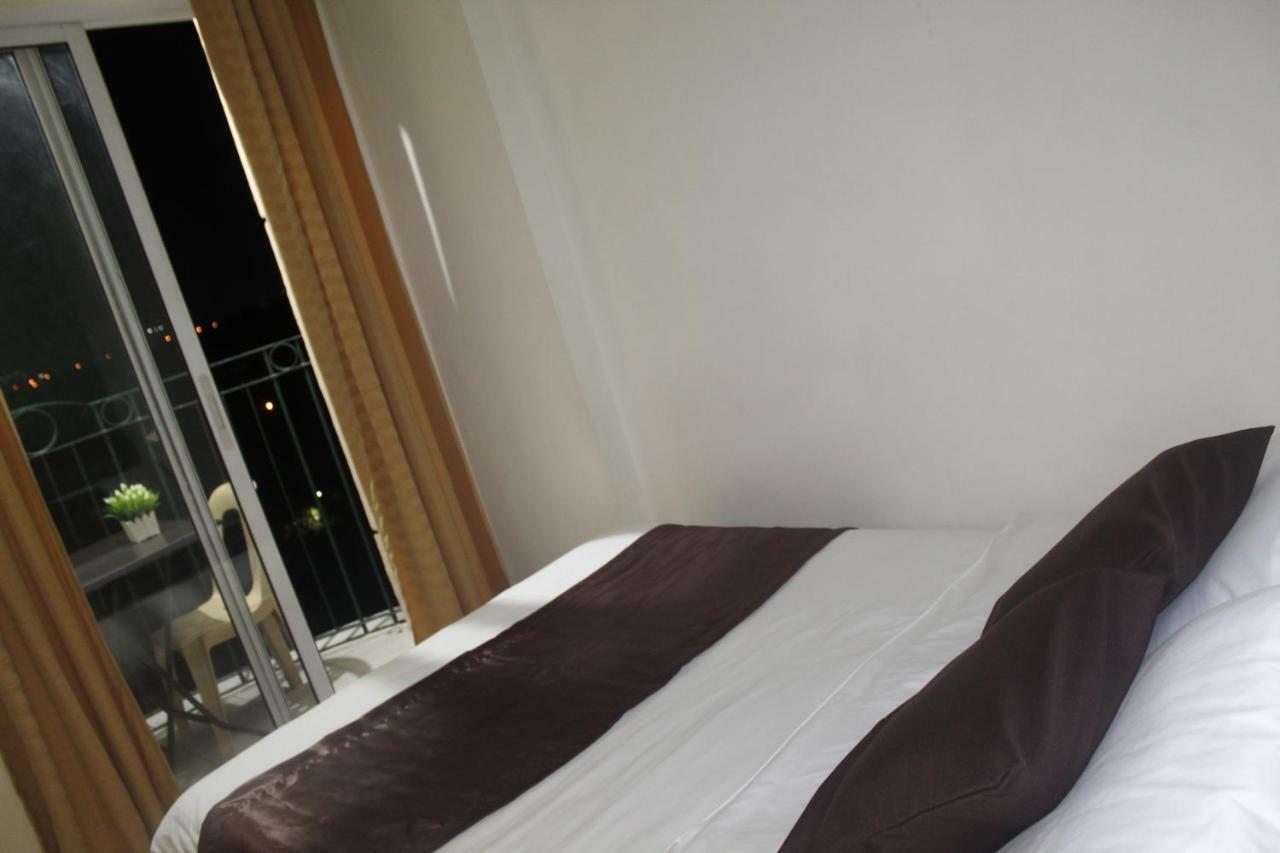 Chateau Elysee A3 Near Airport Wifi Kitchen Paranaque City 외부 사진